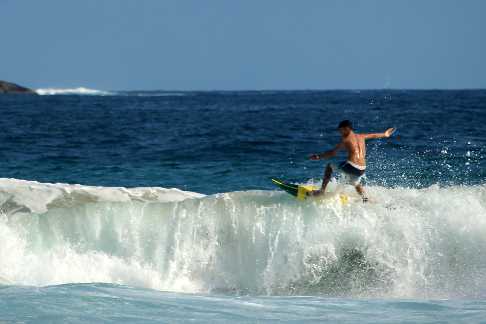 ilha-grande-lopez-mendes-surf