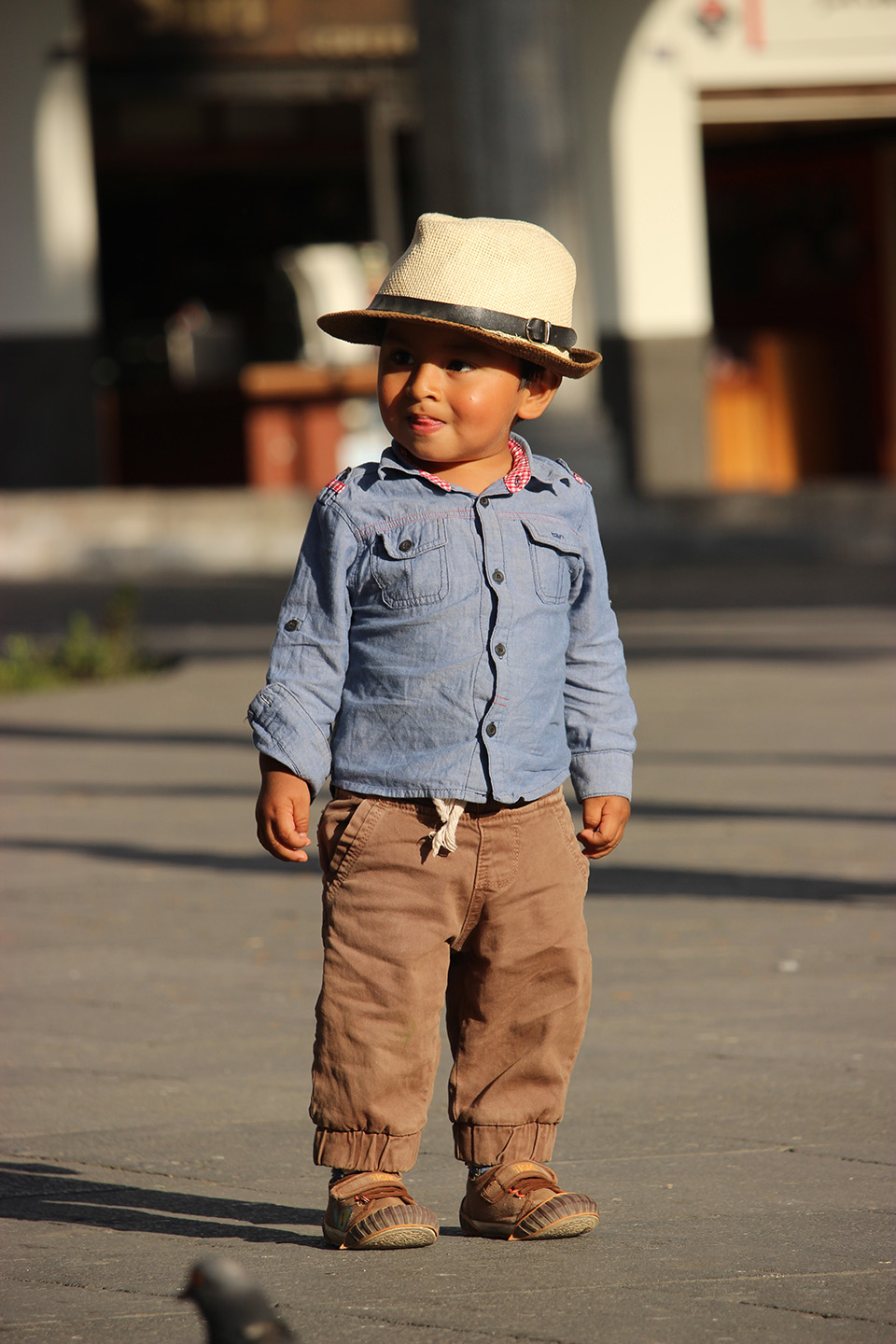 plaza de armas, arequipa, nino