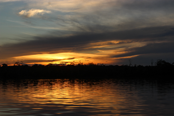 coucher-soleil-amazone-amazonie-bateau
