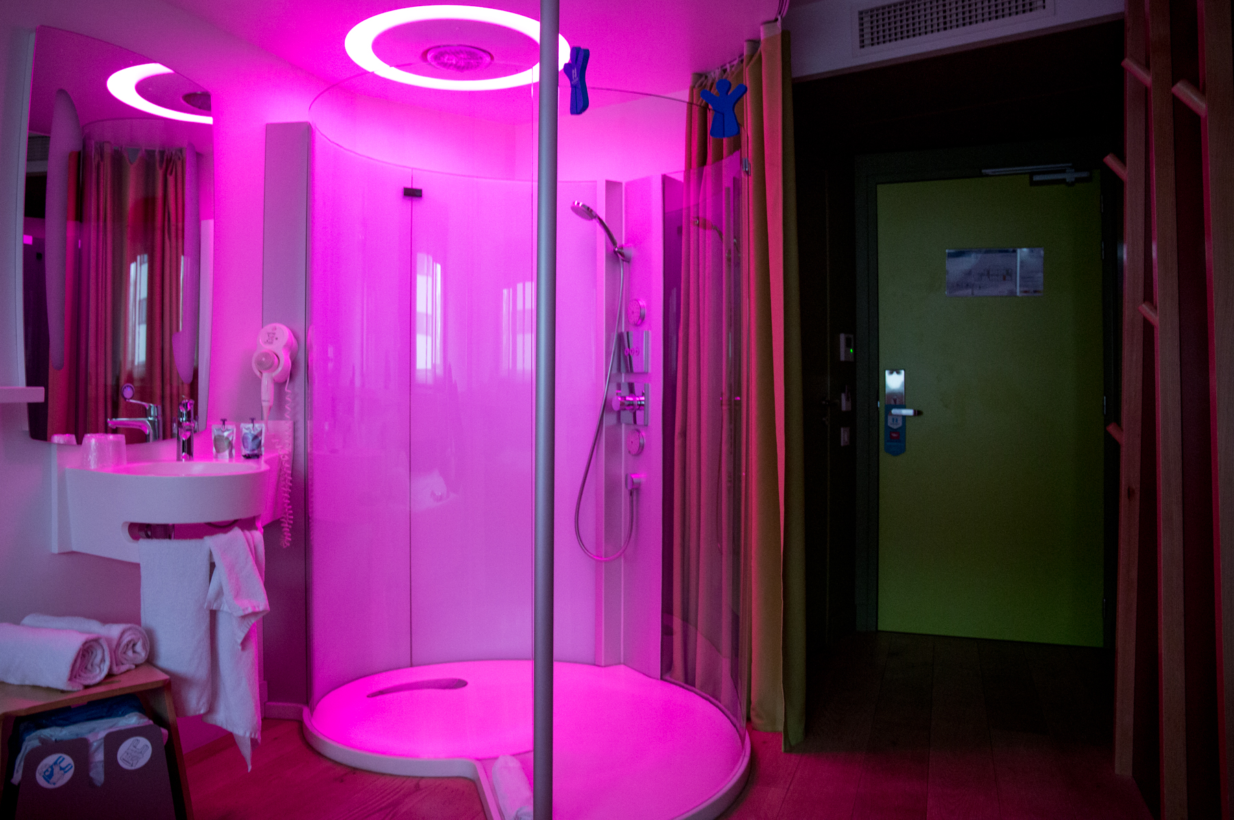 nomad-hotel-douche-couleur