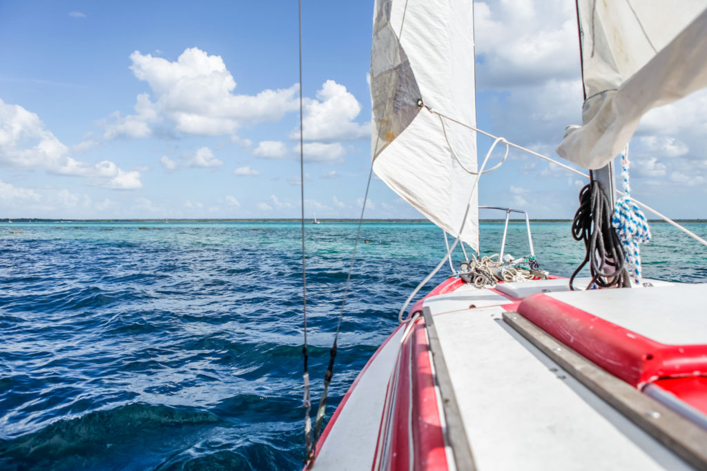 Mexique-Yucatan-bacalar-Lagune-Voilier