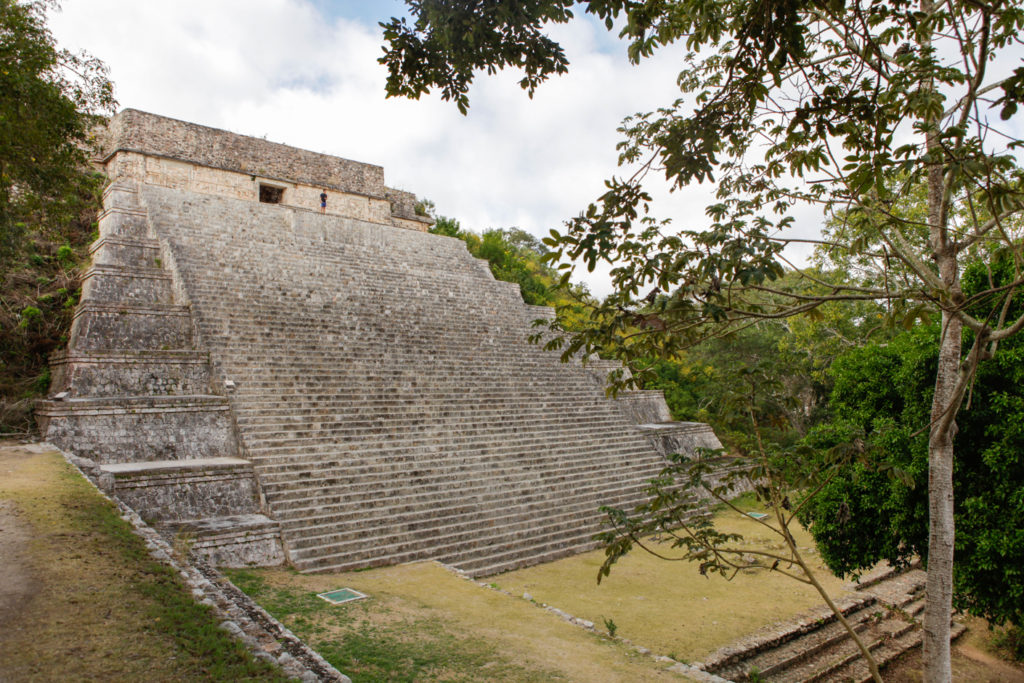 ruines-mayas-pyramide-mexique-uxmal-yucatan