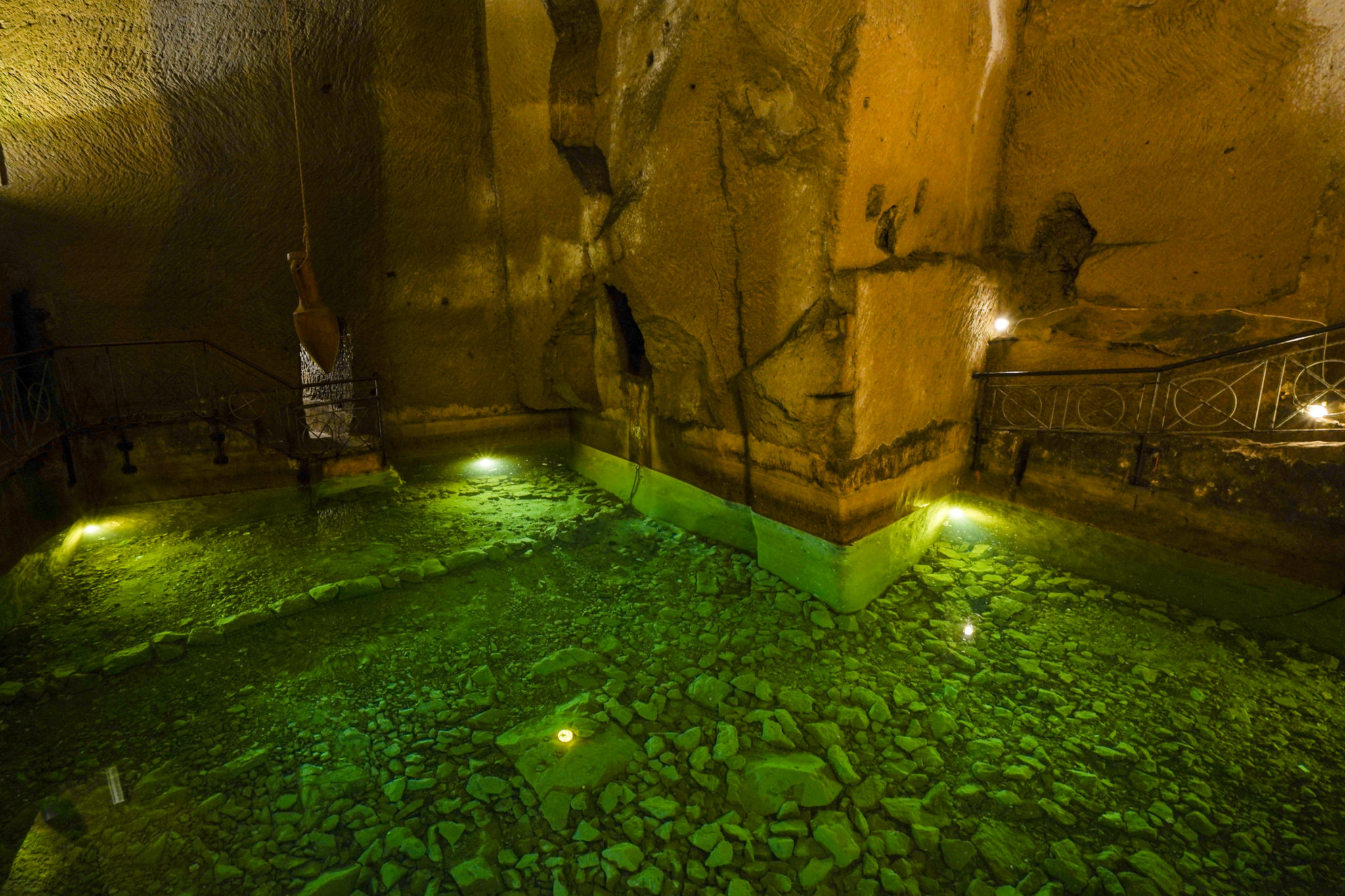 Naples-visite-city-guide-souterrain-aqueduc