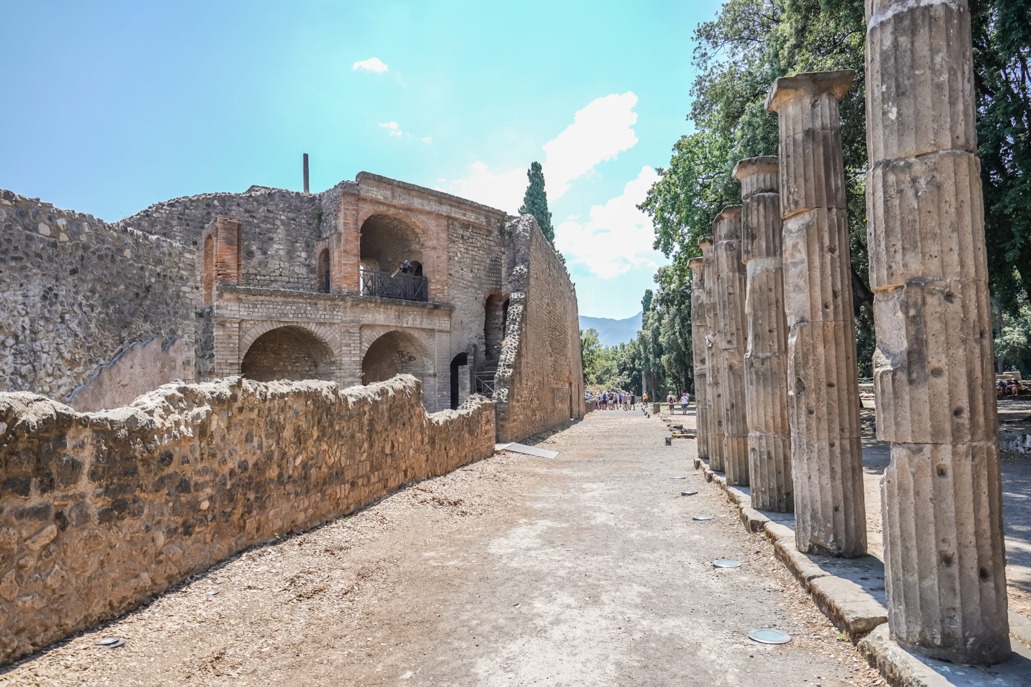 Visite-pompei-comment-colonnes-theatre