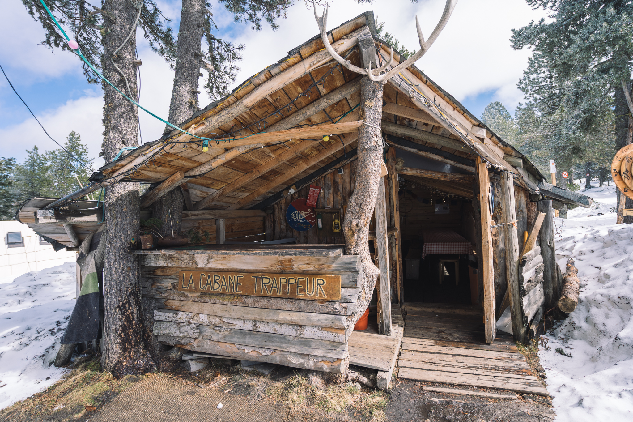 où-dormir-ariege-village-angaka