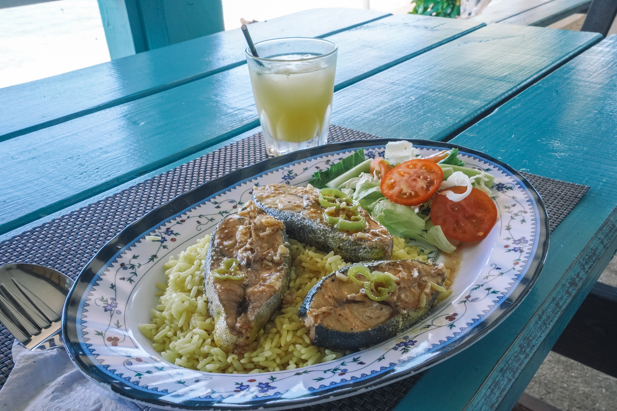 ou-manger-en-dominique-sandbar-calibishie