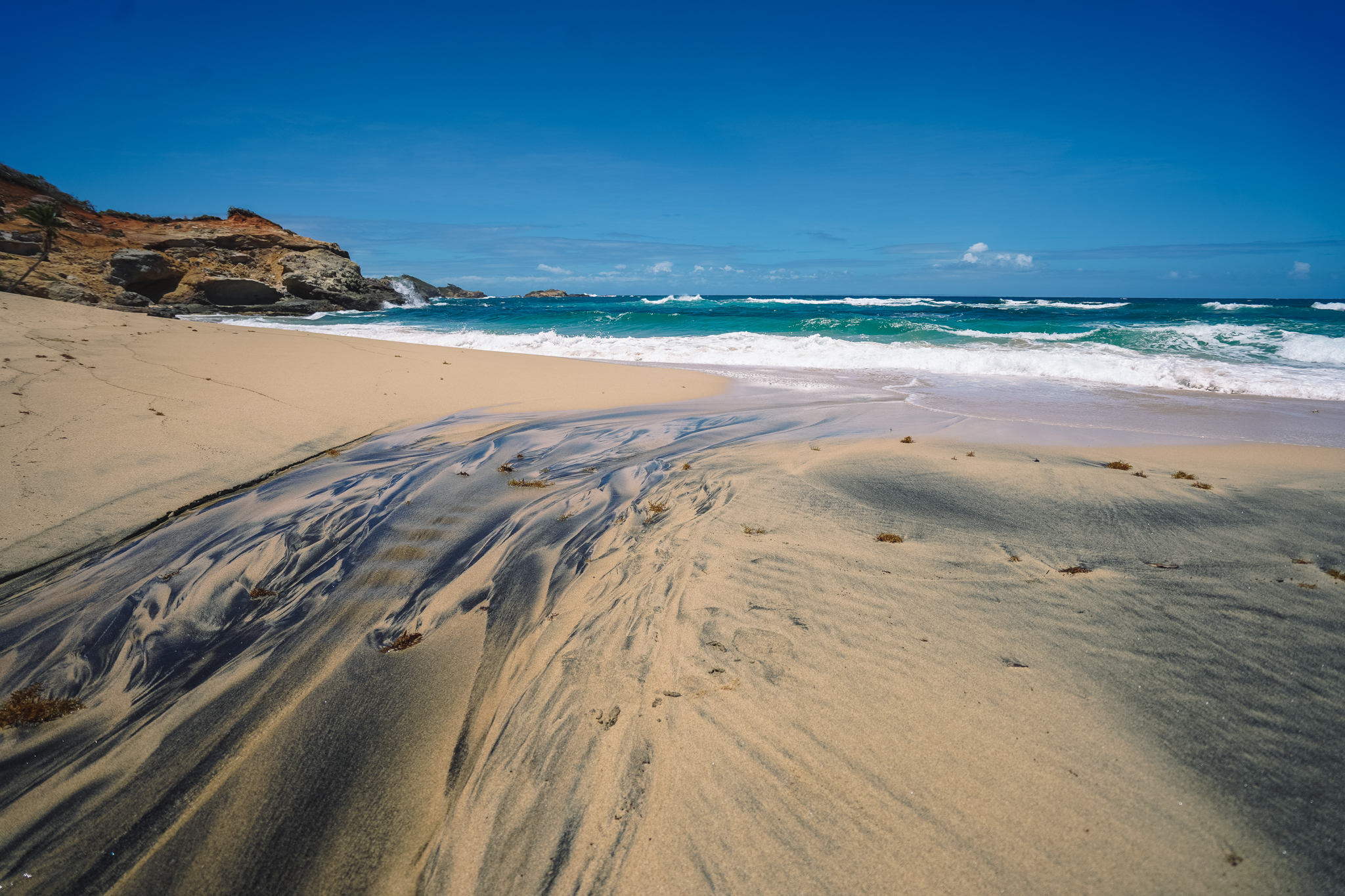 taille-bay-dominica-beach