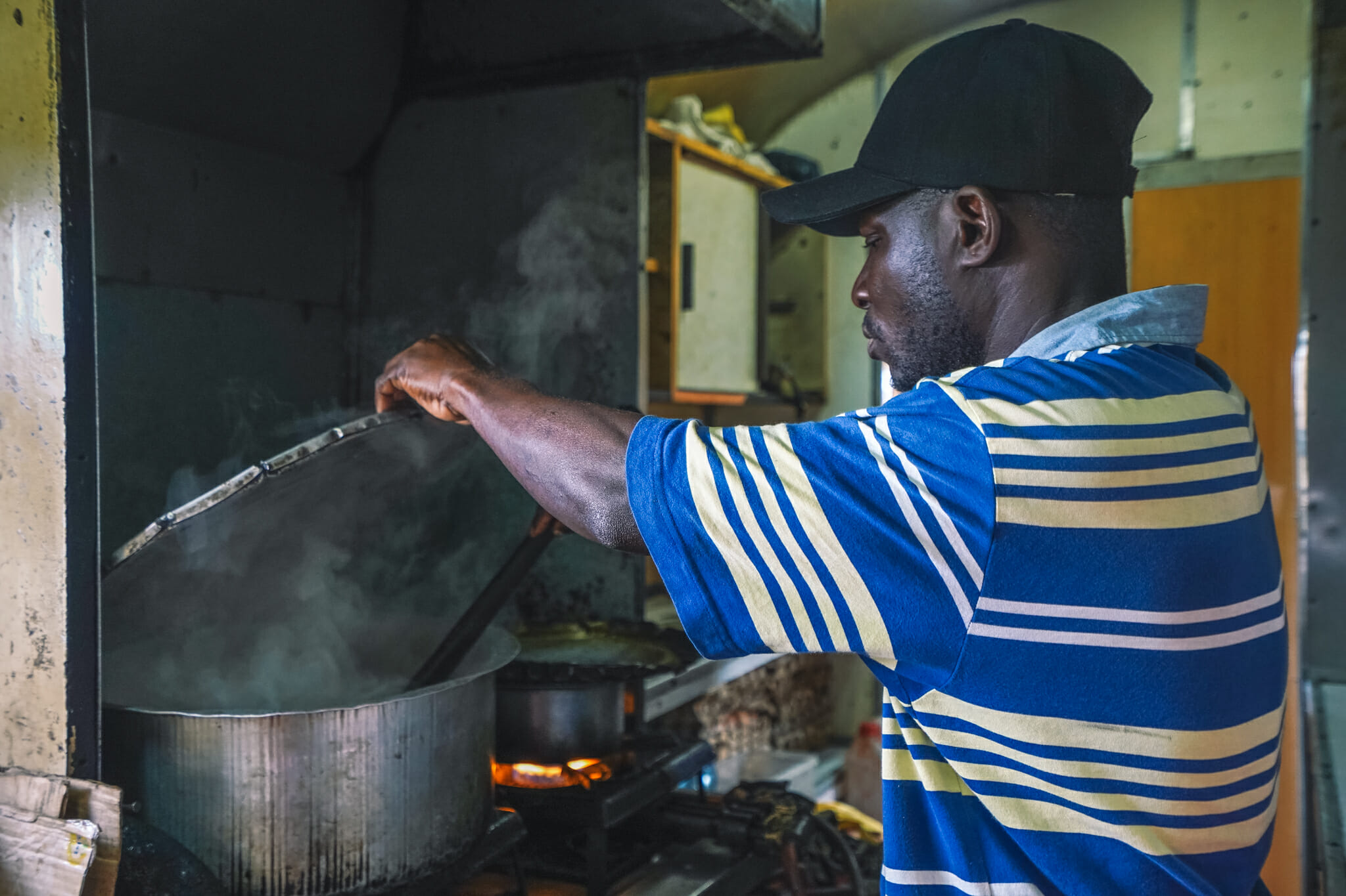 cuisine-train-tanzanie-voyage