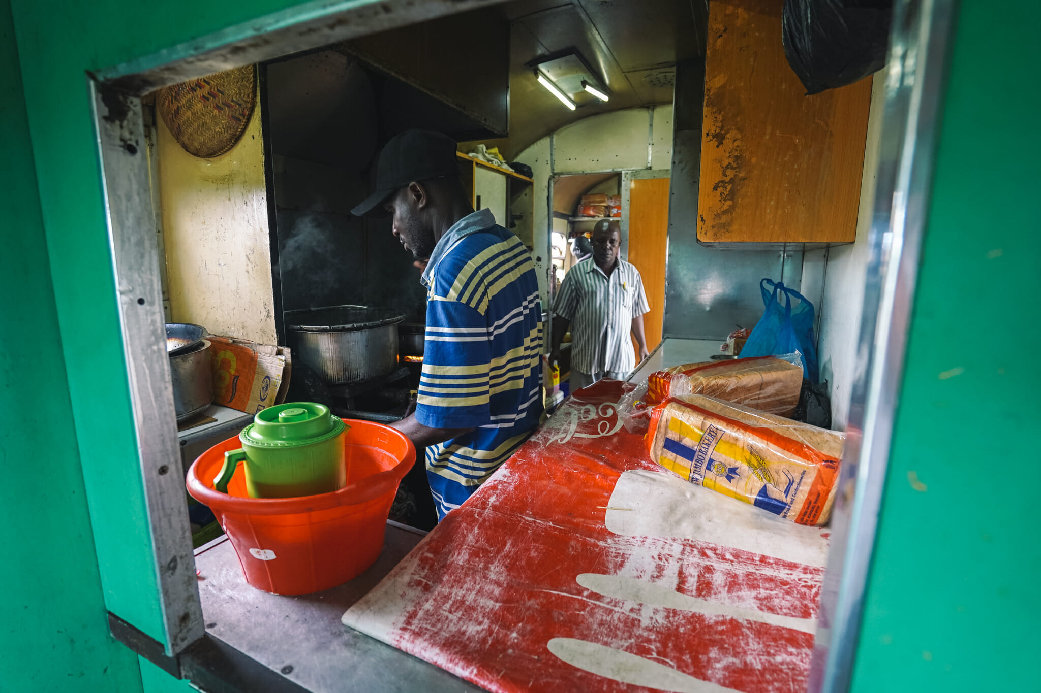 tanzanie-voyage-train-cuisine