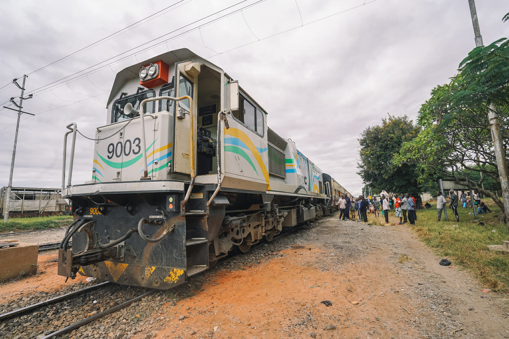 train-tanzanie-voyage-locomotive