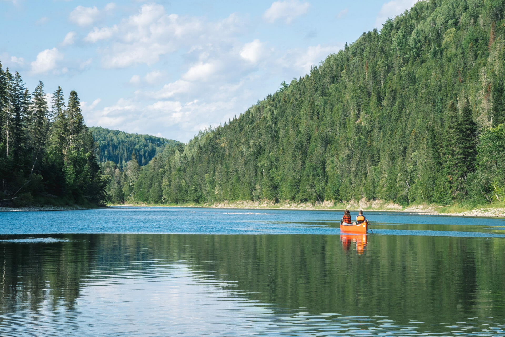 canot-canoe-canada-new-brunswick-restigouche-riviere