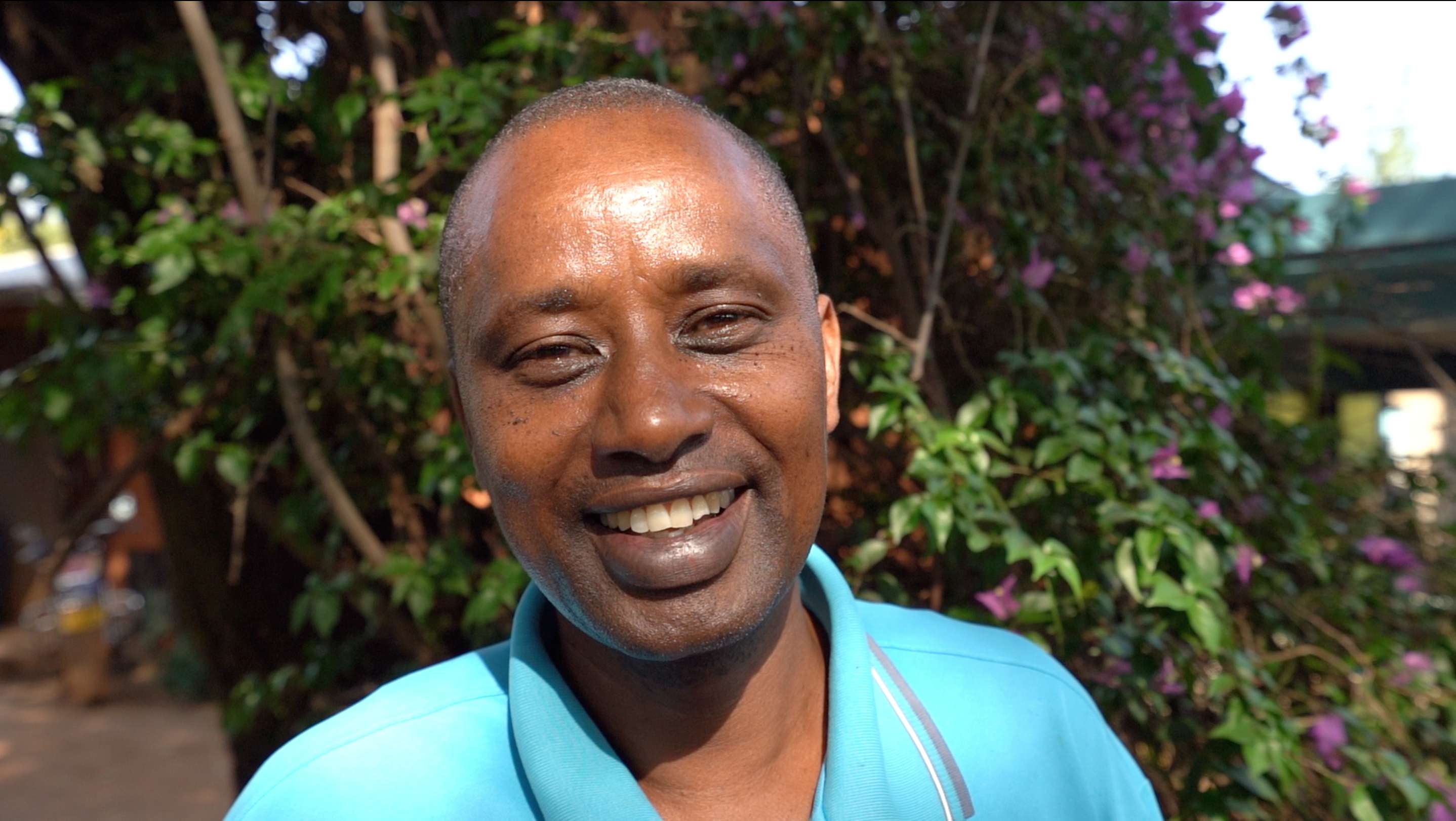 Agape lors de l'immersion dans le village d'Endallah en Tanzanie