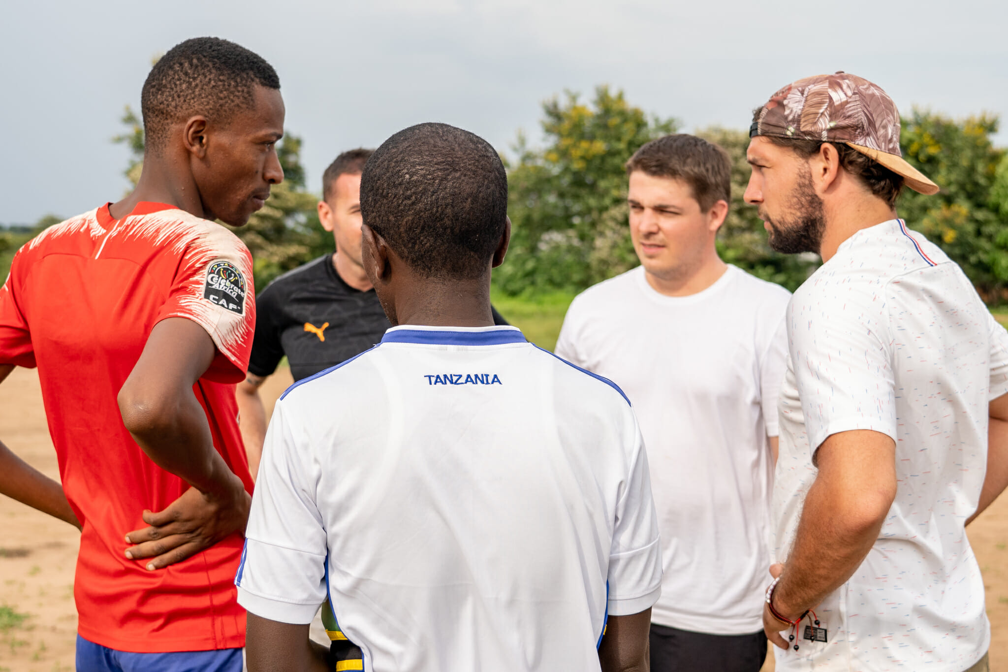 Partie de foot lors de l'immersion dans le village d'Endallah en Tanzanie