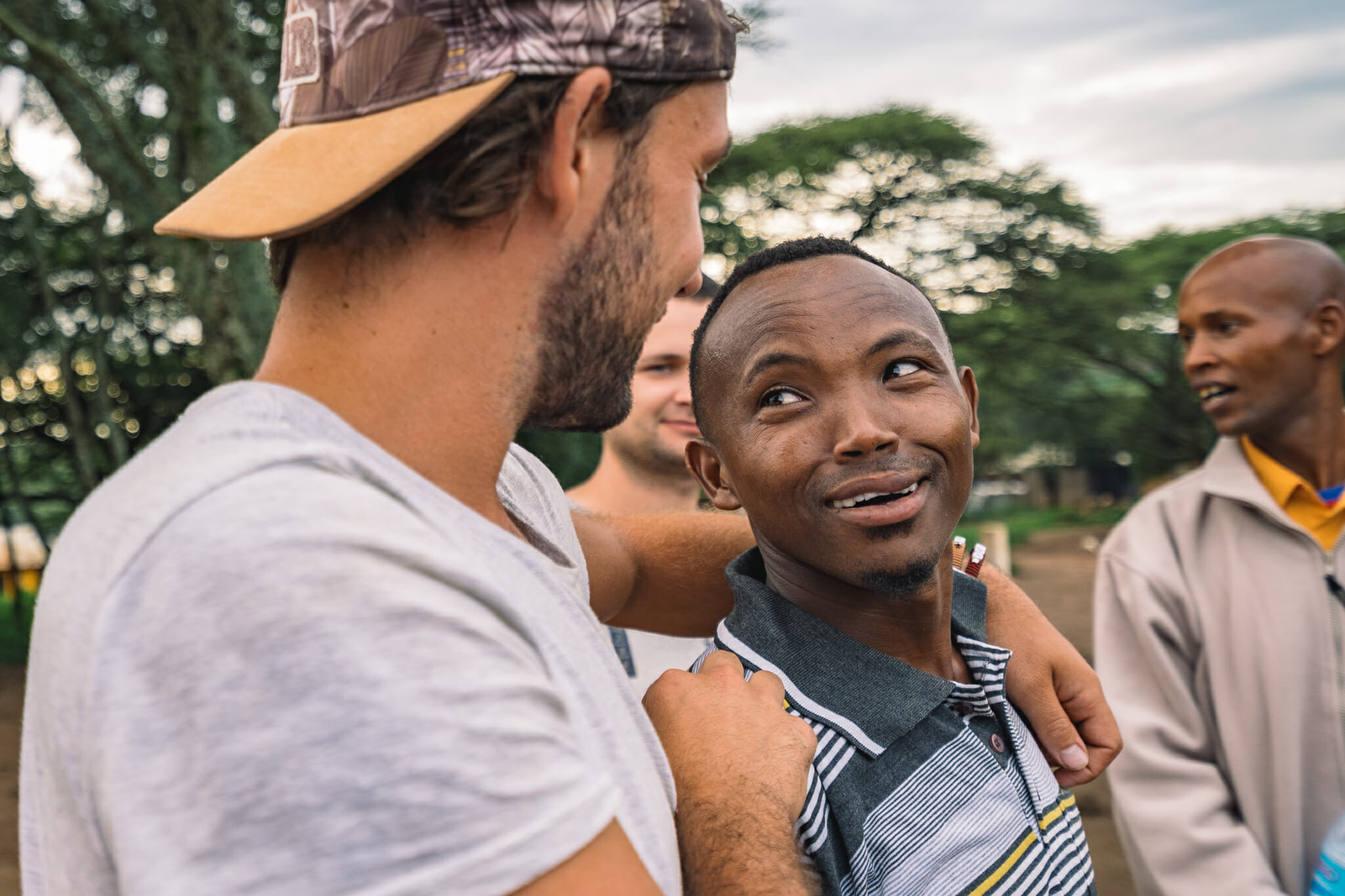Rencontre avec Zakaria lors de l'immersion dans le village d'Endallah en Tanzanie