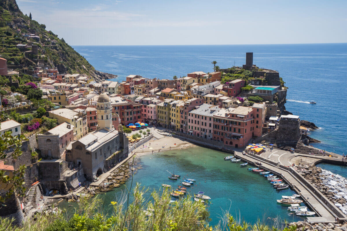 vue sur le village de vernazza en italie
