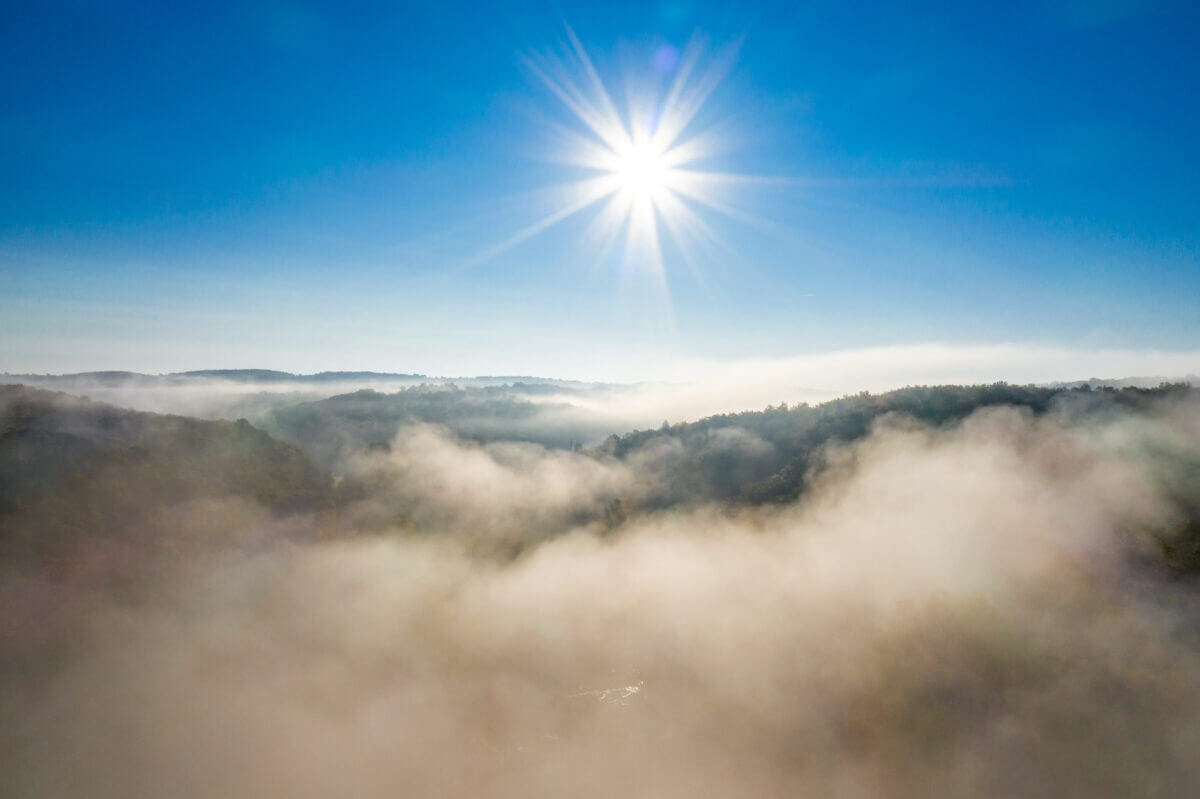 Vue aérienne sur la vallée de la vézère