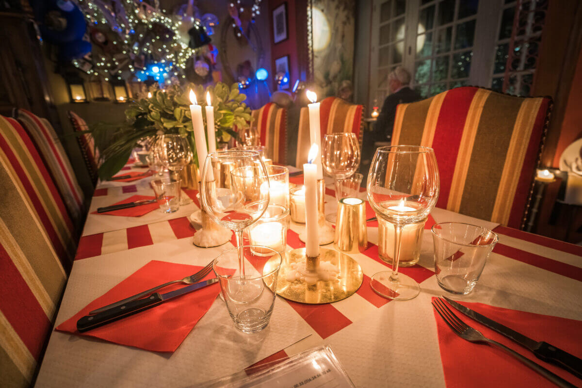 Décoration du restaurant la maison situé dans le village des Eyzies de Tayac