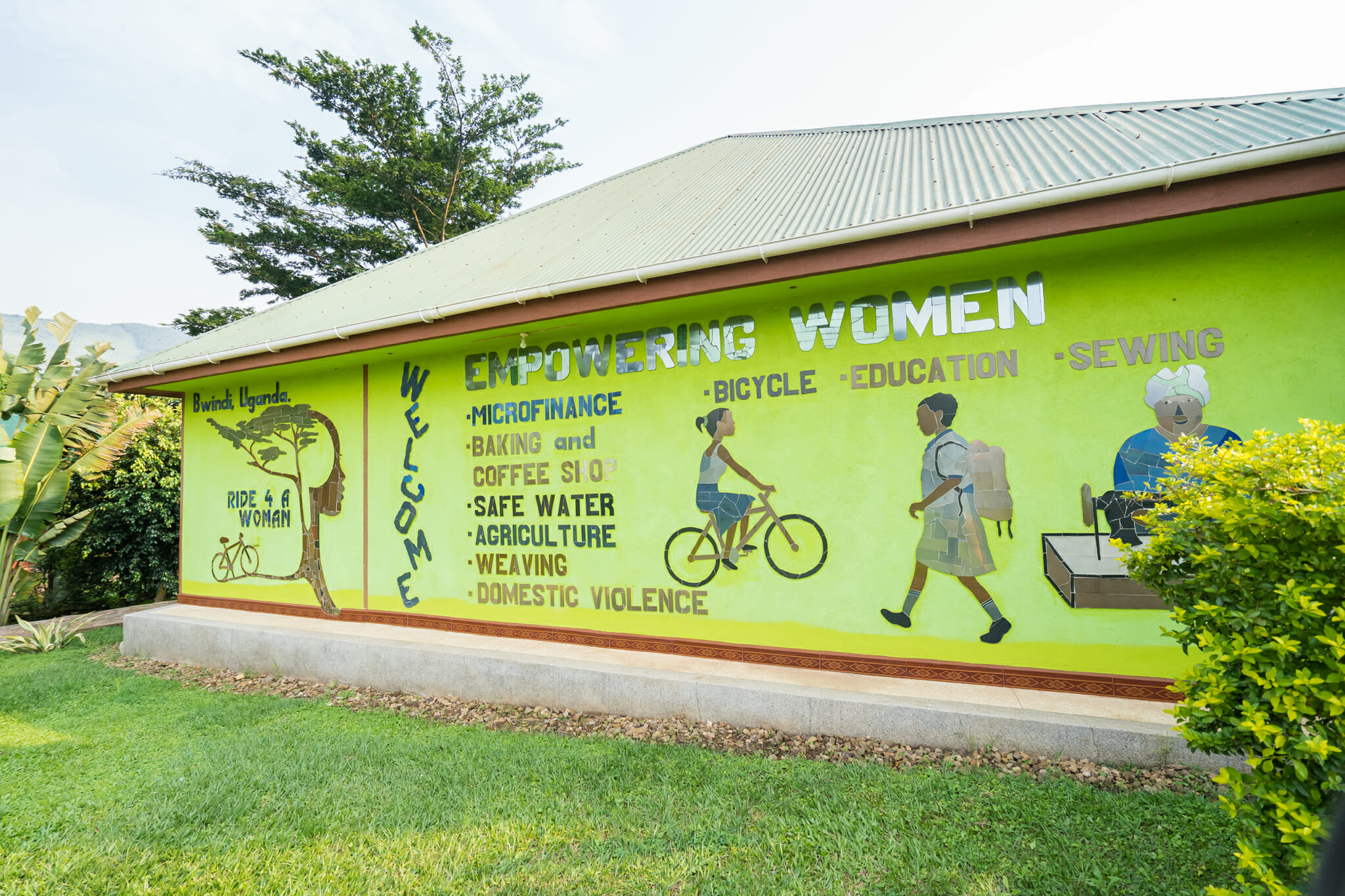 visite de l'association ride for a women à bwindi en ouganda