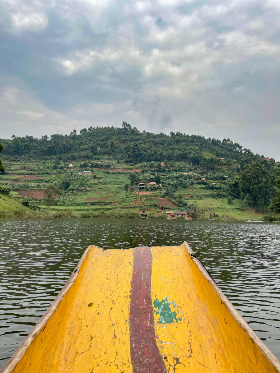 vue sur le lac bunyoni en ouganda