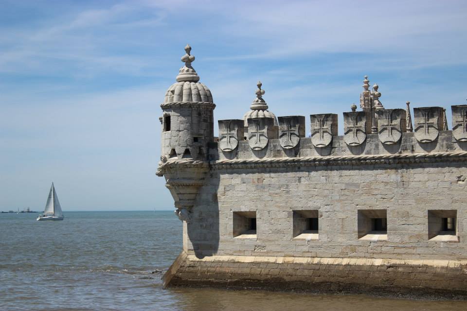 vue la tour de belem à lisbonne