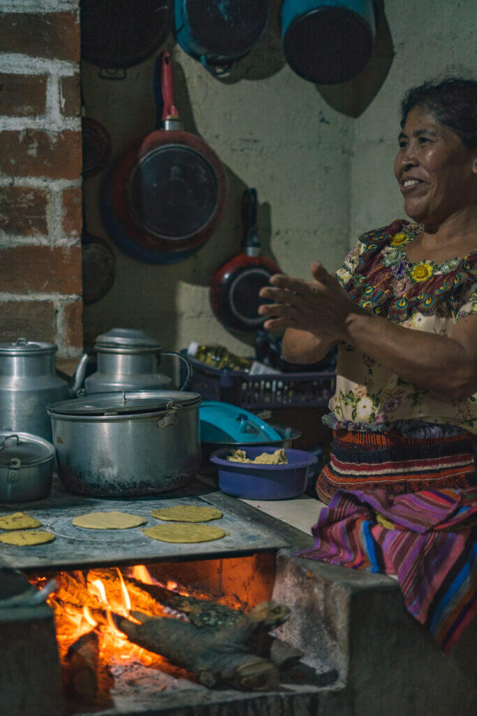 cours de cuisine improvisé au guatemala