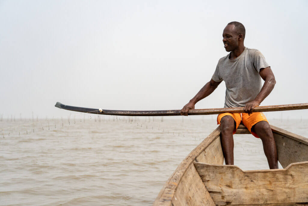 Denis, pêcheur sur le lac Ahémé au Bénin