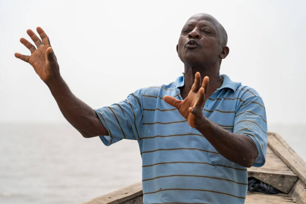 Denis, pêcheur sur le lac Ahémé au Bénin