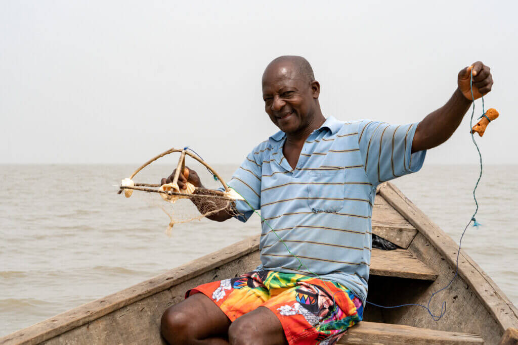 Denis, pêcheur sur le lac Ahémé au Bénin