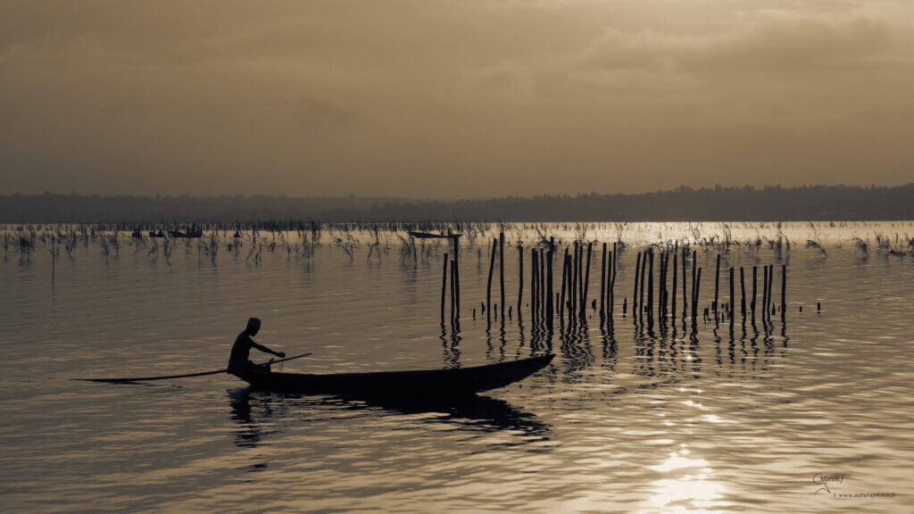 Bateau sur le lac Ahémé au Bénin