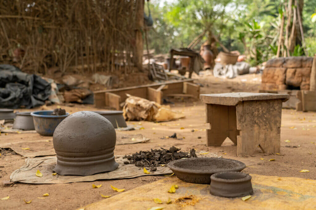 Poterie traditionnelle à Sè et au Bénin