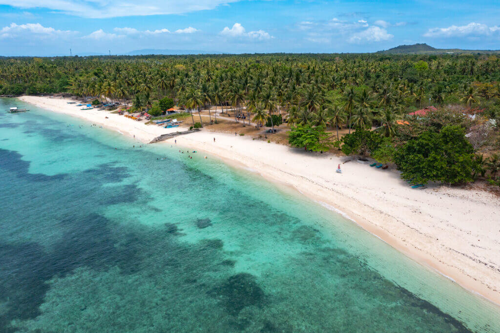 vue aérienne sur l'île de camotes aux philippines
