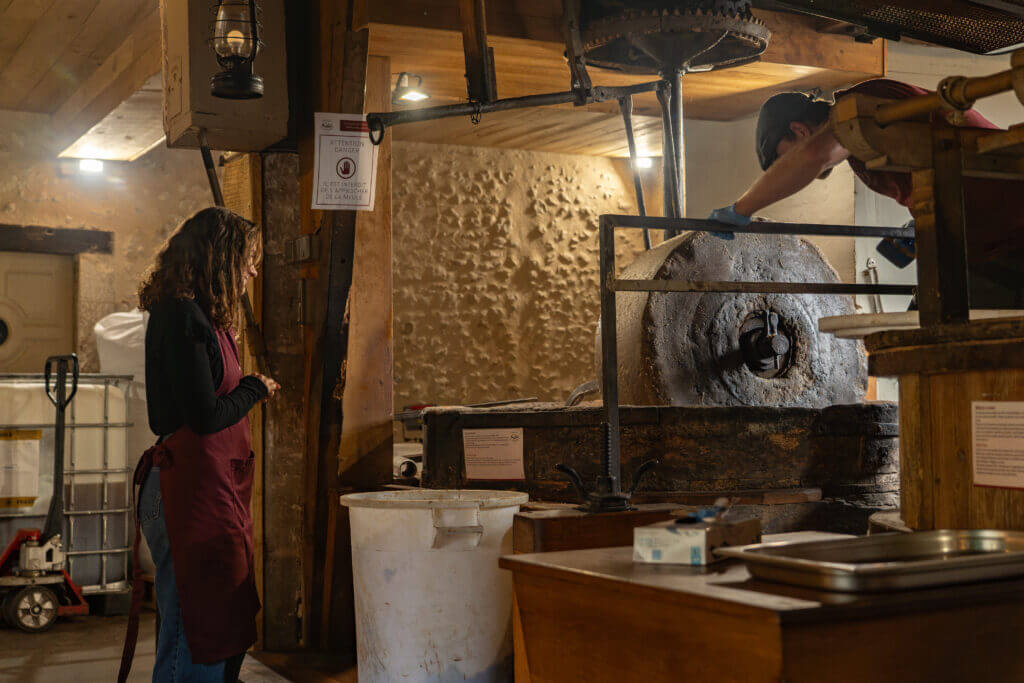 Machine traditionnelle pour la fabrication d'huile de noix