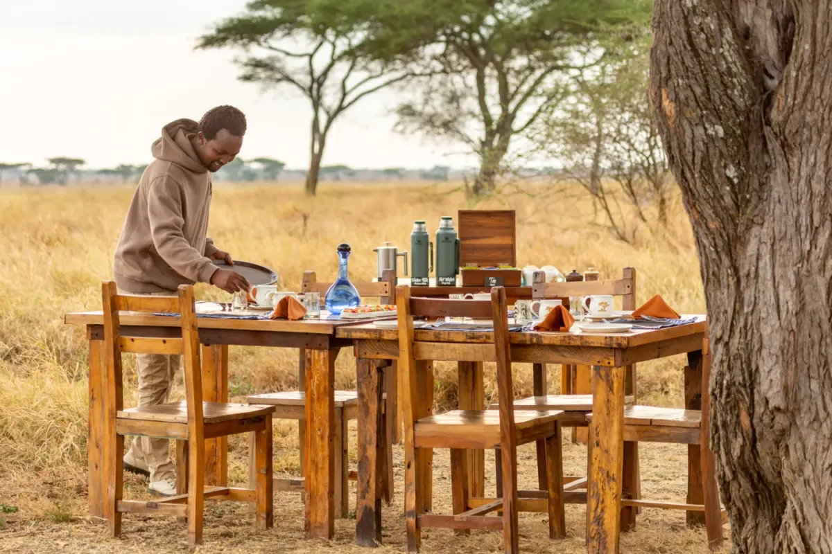 Table de la terrasse du Mawe camp au Serengeti